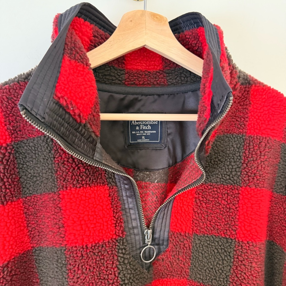 ⭐️ Abercrombie & Fitch Red and Black Buffalo Plaid Zip-Up Pull Over - Picture 3 of 6